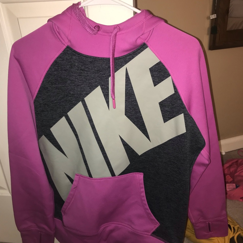 Nike women’s hoodie